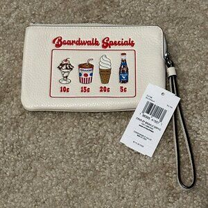 NWT Coach Corner Zip Wristlet in Boardwalk Graphic